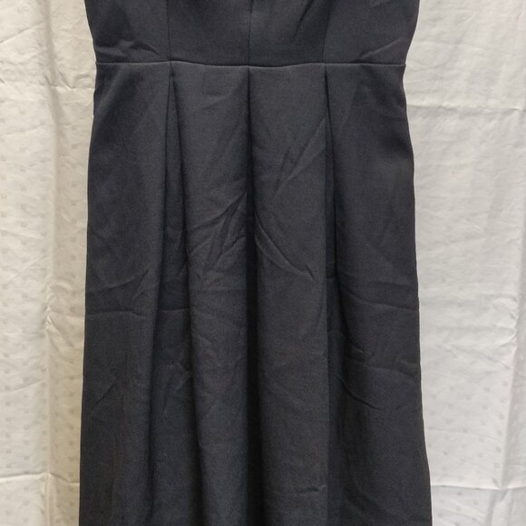 Black v-neck a-line dress - Picture 2 of 4